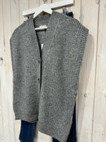 Load image into Gallery viewer, Kanellia Knitted Waistcoat - 1 Left Size L - Kaffe
