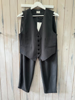 Load image into Gallery viewer, Kamerle 7/8 Trousers - Size 16 Available - New Season Kaffe
