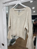 Load image into Gallery viewer, Flute Sleeve Jumper - 3 Colours
